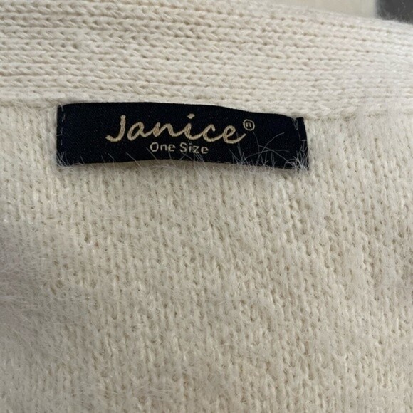 Janice The Wonder Sweater in Cream‎ - Picture 13 of 15